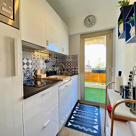 Apartment Le Verdi By Scls Locations Cannes